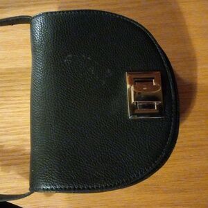 Womens Steve Madden crossbody purse black great cond small smudge front